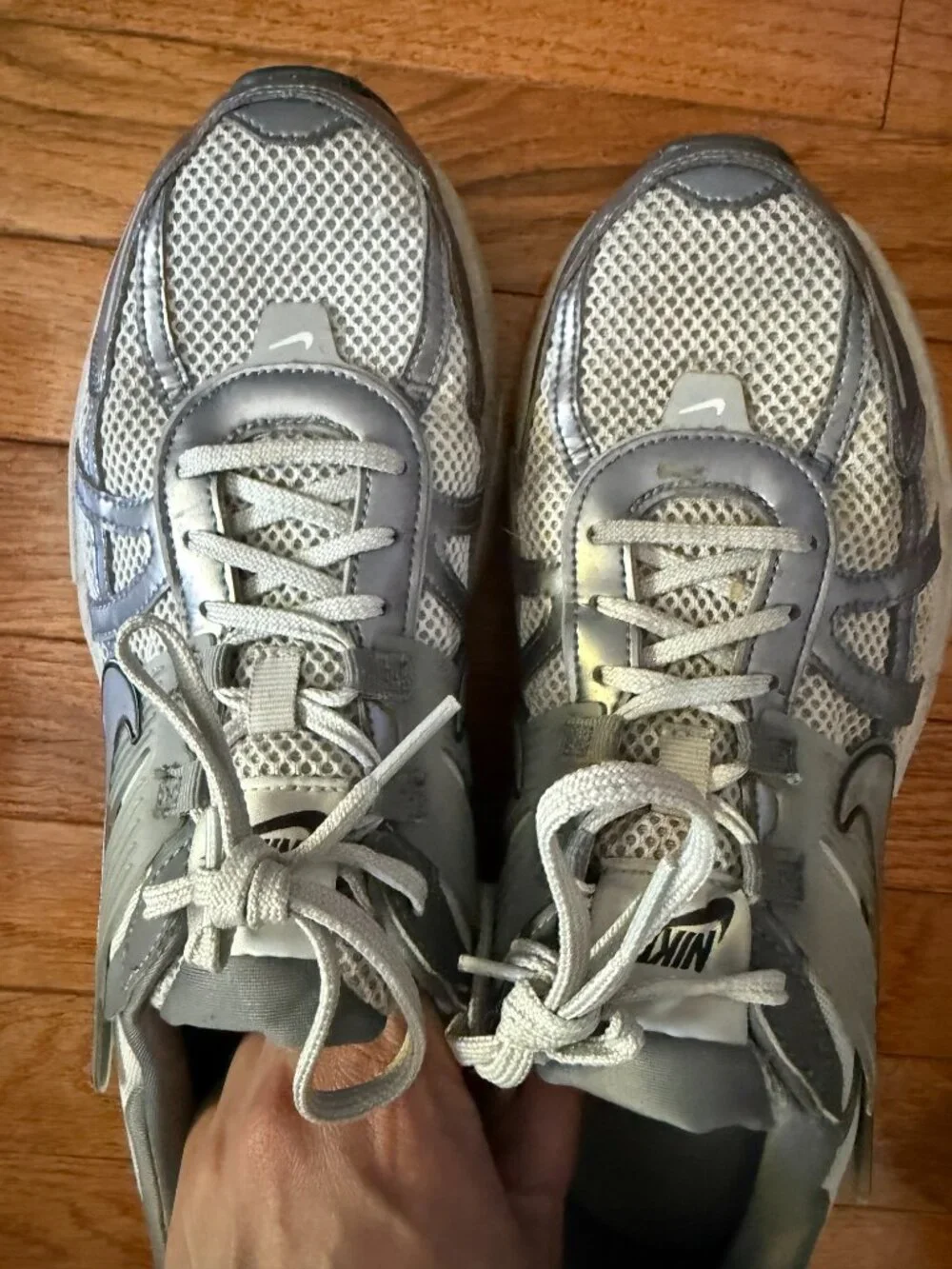 Nike V2K Run Pure Platinum/Wolf Grey/Cool Grey/Metallic Cool Grey UNISEX